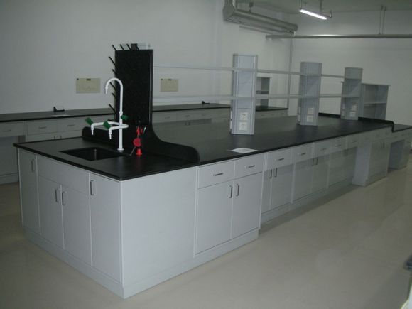 哪種實驗臺比較好？